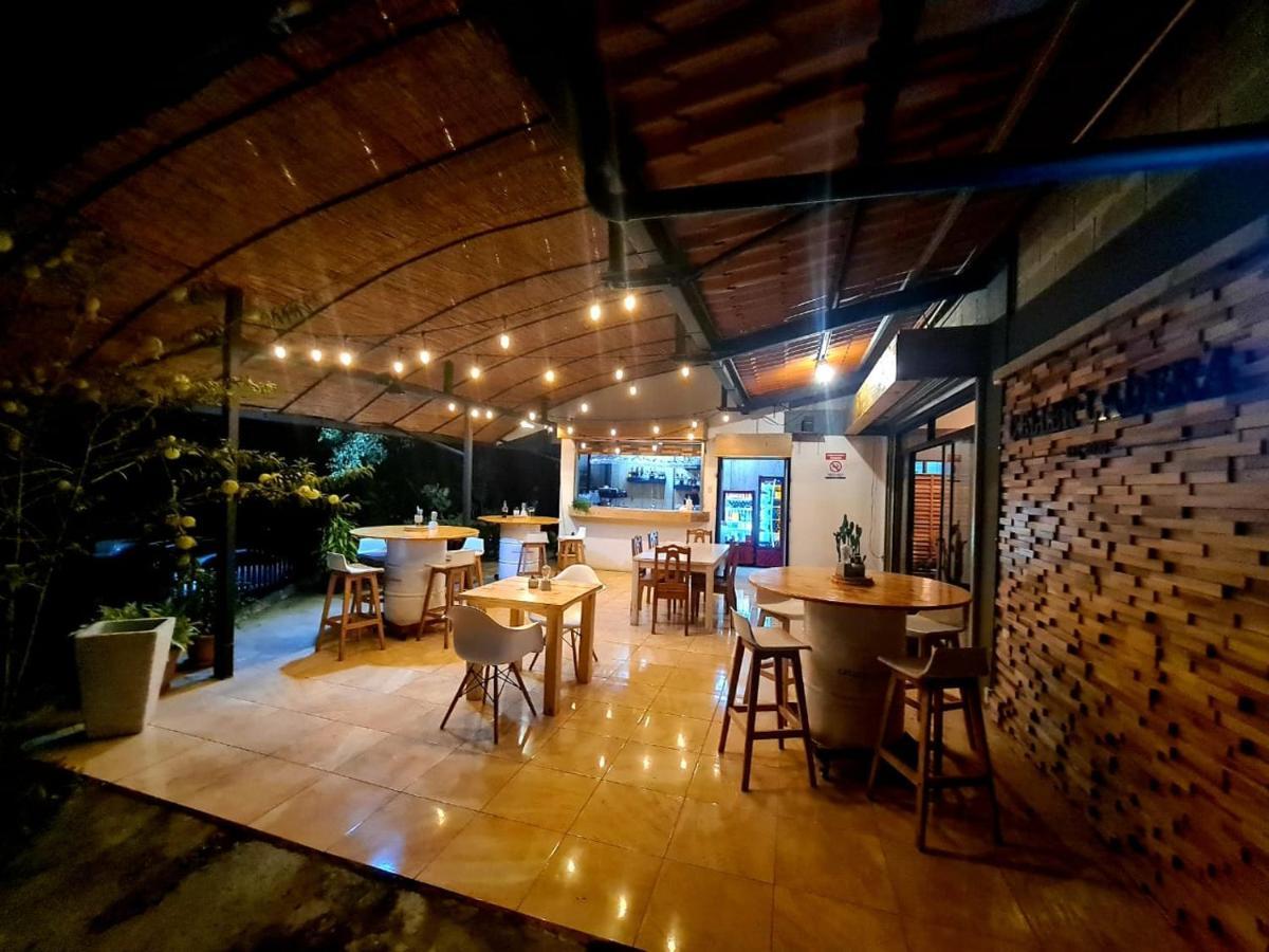 Ladera Hotel トゥリアルバ エクステリア 写真