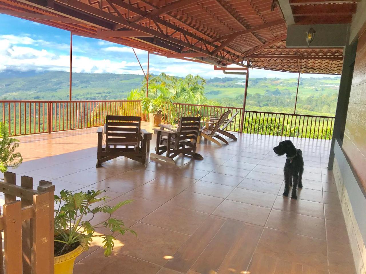 Ladera Hotel トゥリアルバ エクステリア 写真