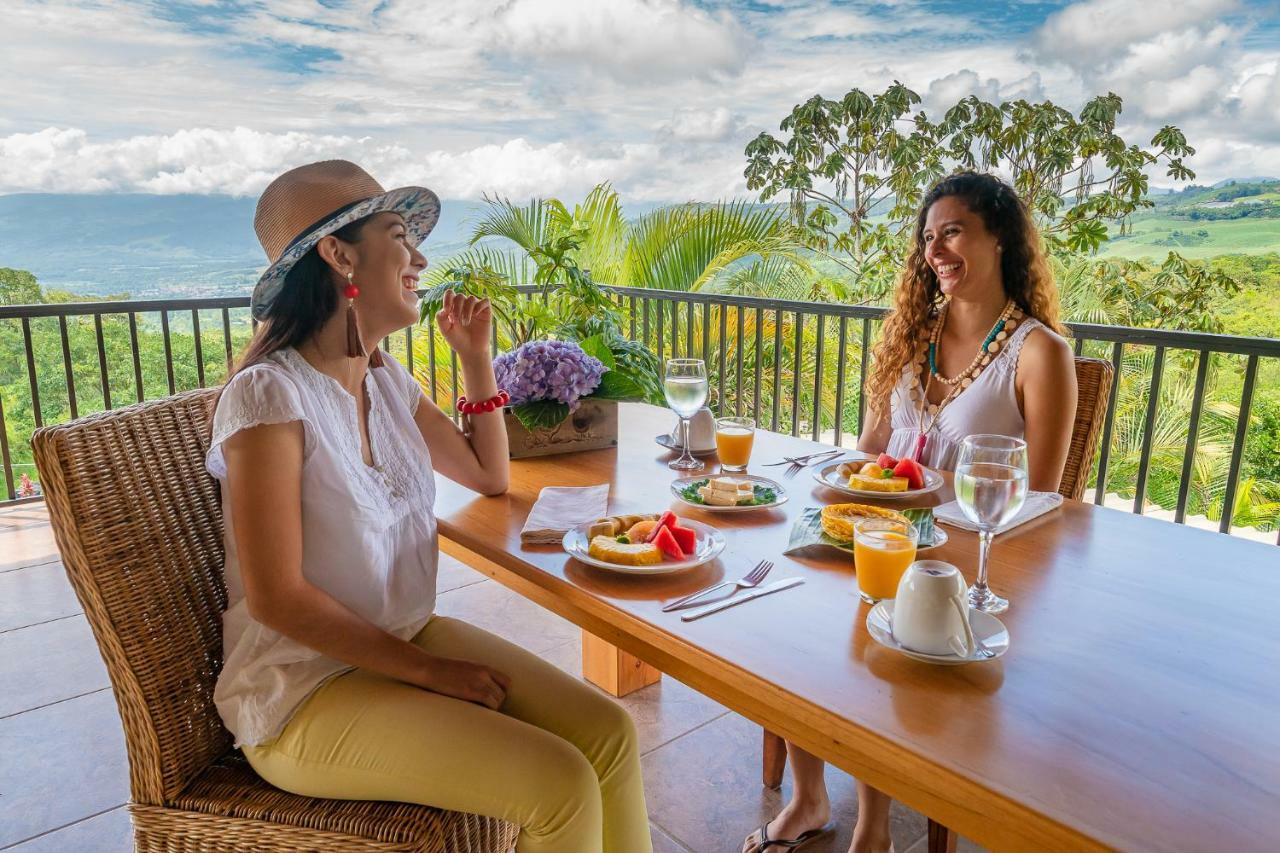 Ladera Hotel トゥリアルバ エクステリア 写真