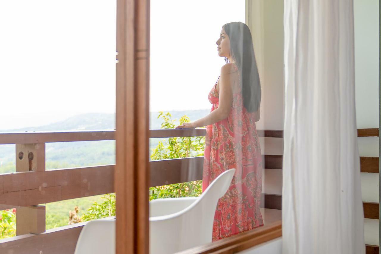 Ladera Hotel トゥリアルバ エクステリア 写真