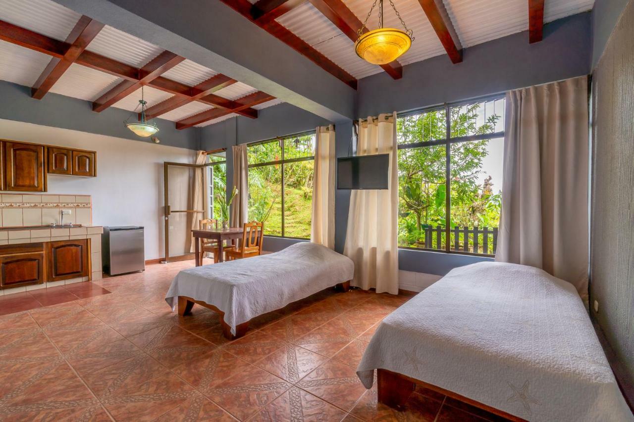 Ladera Hotel トゥリアルバ エクステリア 写真